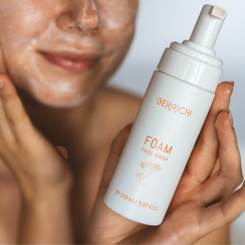 Rosaatsea näohooldus – kuidas toetada punetavat ja tundlikku nahka õrnalt, teadlikult ja järjepidevalt? 2 Berrichi näopesuvaht Foam – looduslik ja niisutav näopuhastusvaht puhta ja sametise naha jaoks